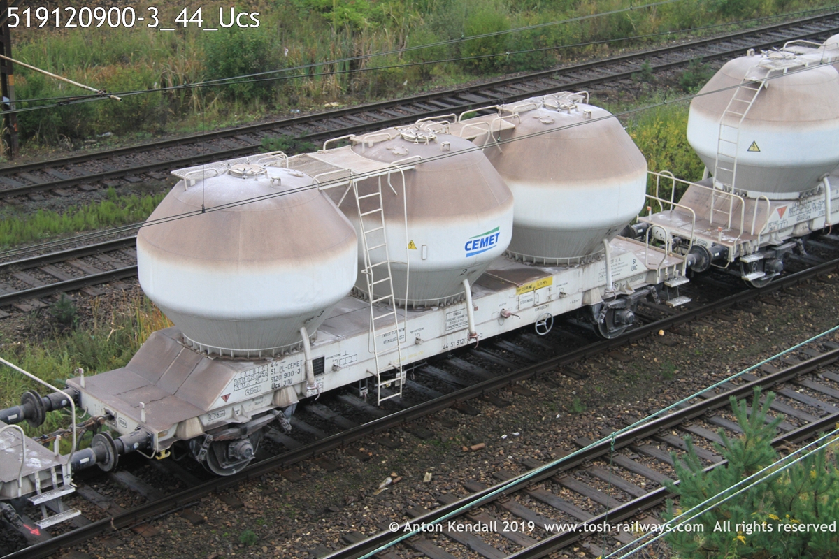 519120900-3_44_Ucs.JPG
